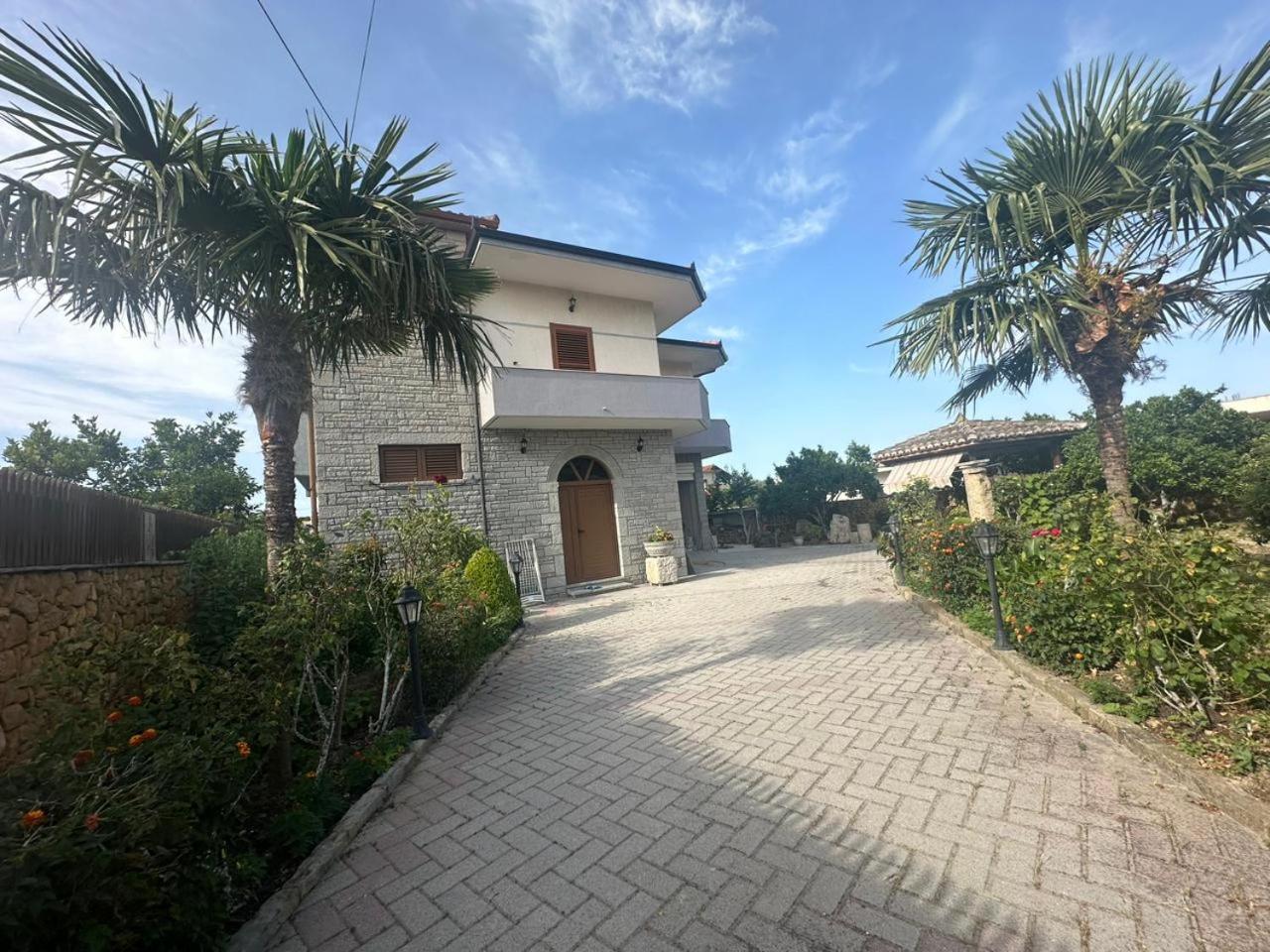 Hotel Aidens'S House 3 Vlorë Esterno foto